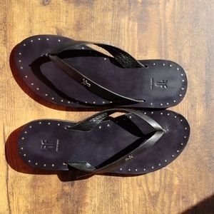 Frye Azalea Black Leather Thong Sandals